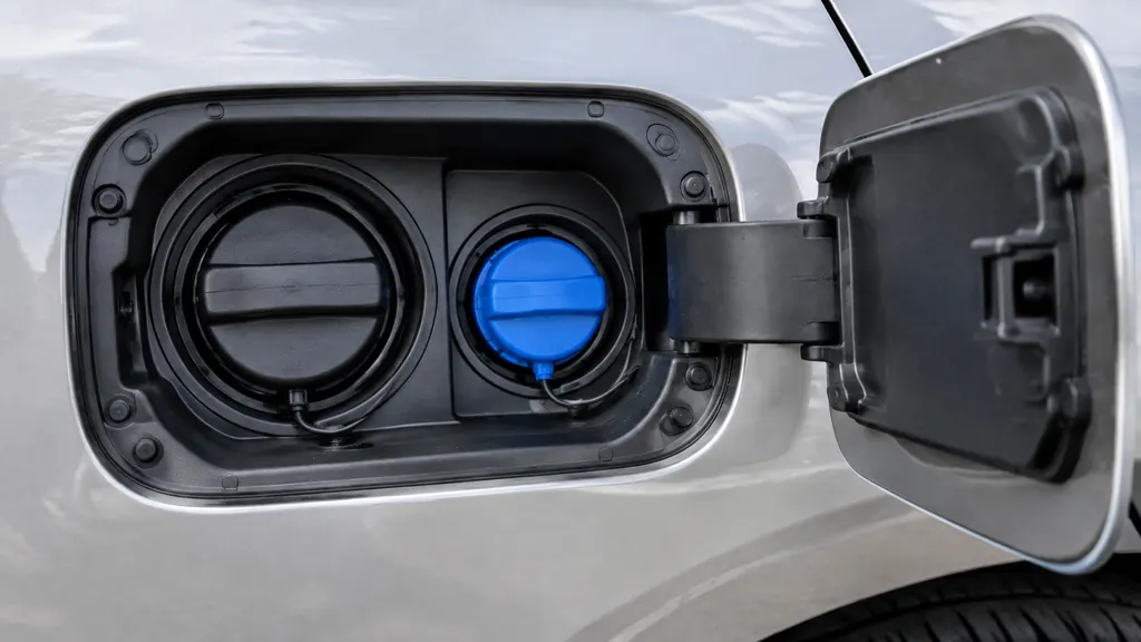 AdBlue w dieslach: czym jest ten płyn i po co stosuje się go w układzie SCR